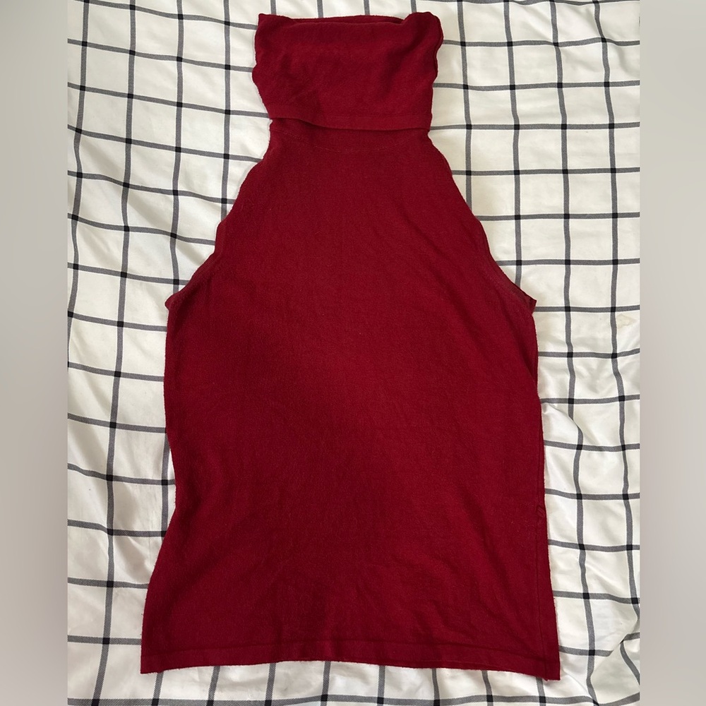 Elegant Red Sleeveless Blouse M